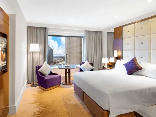deluxe-king-room-hero_standard